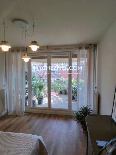 Terasse côté chambres